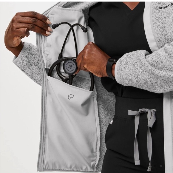 Figs On-Shift Sweater Knit Women's Gray Fleece Jacket $98 sz XL zip scrubs - Picture 3 of 12